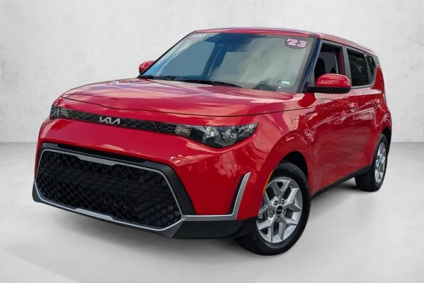 2023 Kia Soul LX photo 1