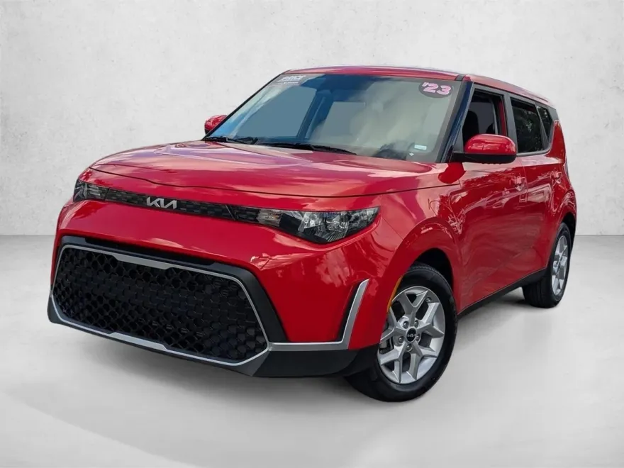 2023 Kia Soul LX photo 1