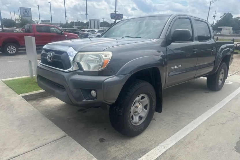 2013 Toyota Tacoma PreRunner SR5 photo 1