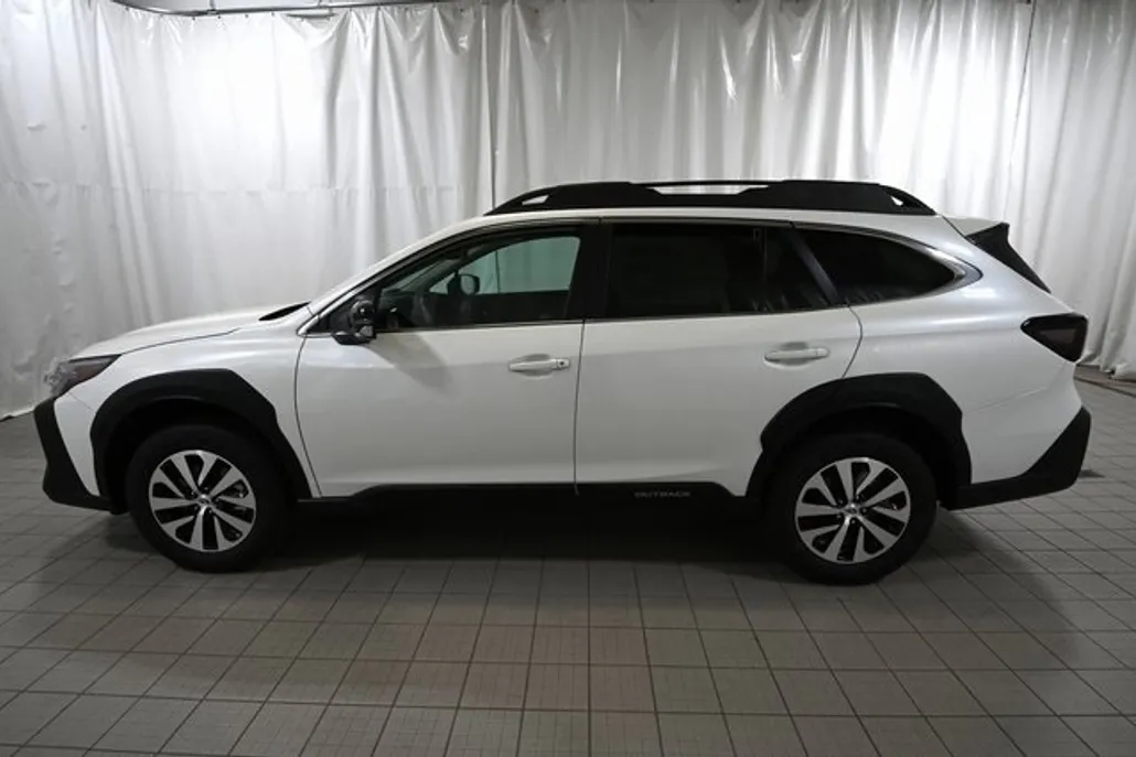2025 Subaru Outback Premium photo 1