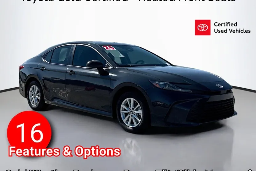2025 Toyota Camry LE photo 1