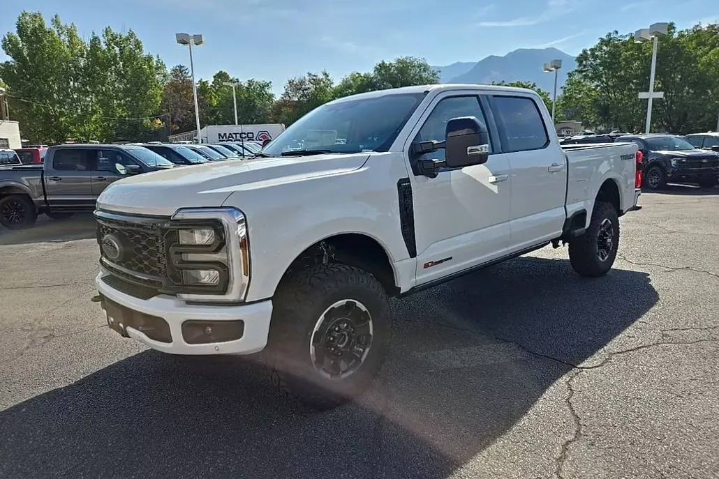 2026 Ford F-250 Lariat photo 1