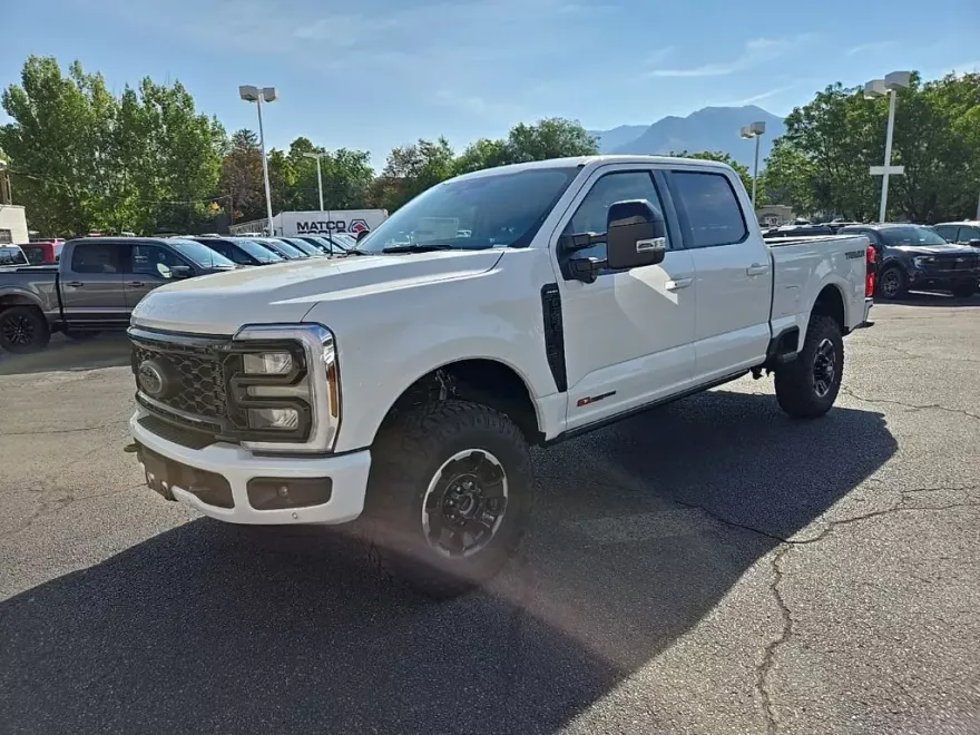 2026 Ford F-250 Lariat photo 1