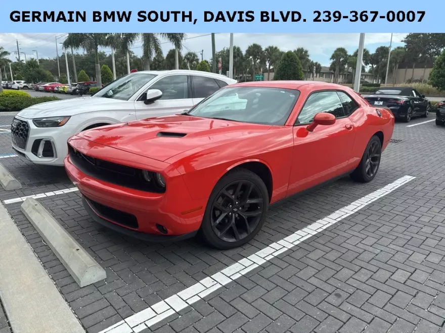 2019 Dodge Challenger SXT photo 1