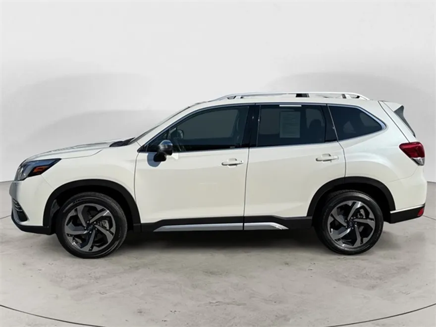 2022 Subaru Forester Touring photo 1