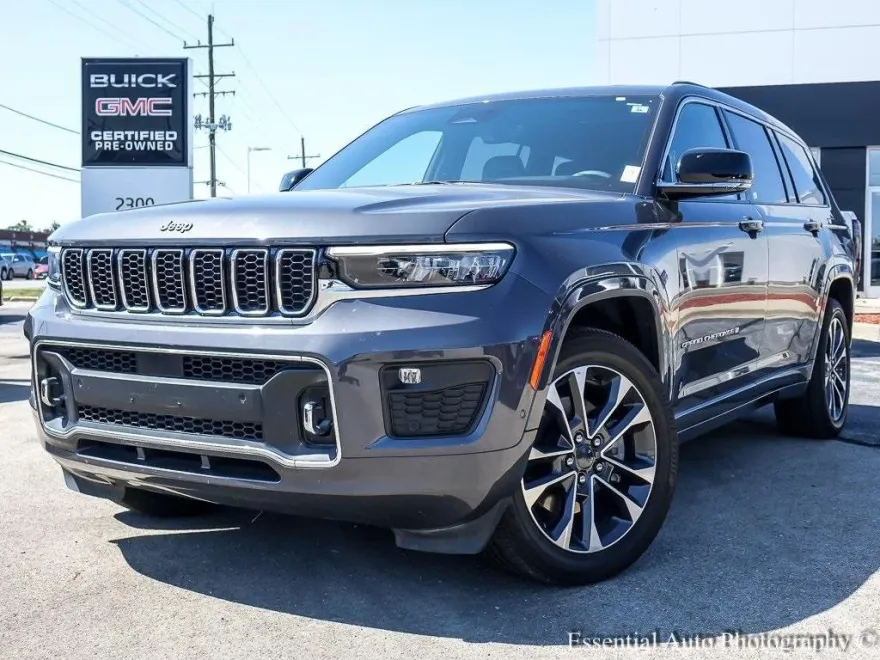 2023 Jeep Grand Cherokee Overland photo 1