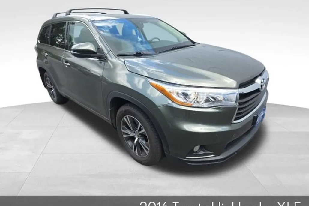 2016 Toyota Highlander XLE photo 1