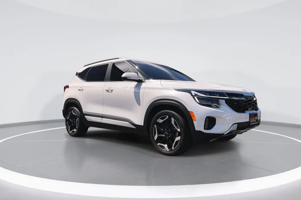 2024 Kia Seltos SX photo 1