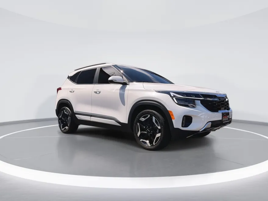2024 Kia Seltos SX photo 1