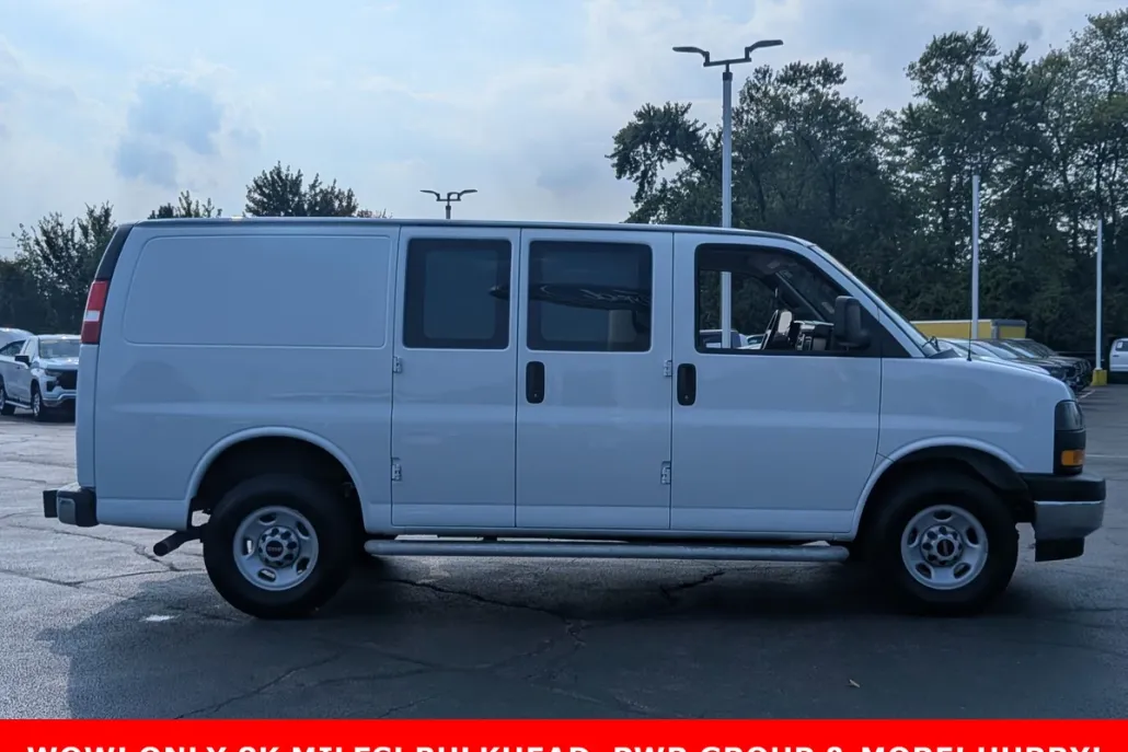 2023 Gmc Savana 2500 Cargo photo 1