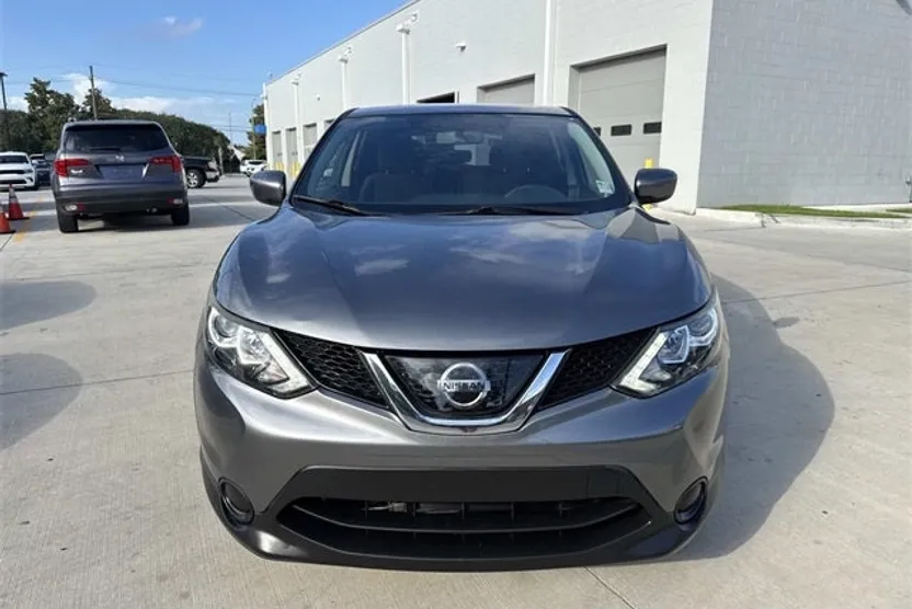 2019 Nissan Rogue Sport S photo 1