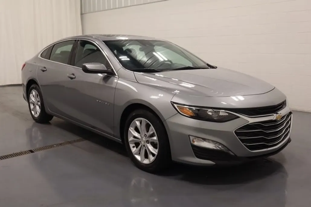 2024 Chevrolet Malibu 1LT photo 1