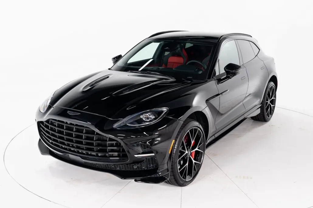 2025 Aston Martin DBX photo 1