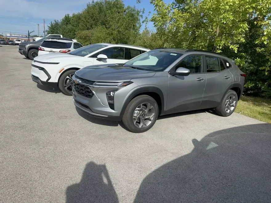 2026 Chevrolet Trax LT photo 1