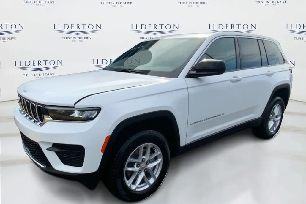 2025 Jeep Grand Cherokee Laredo photo 1