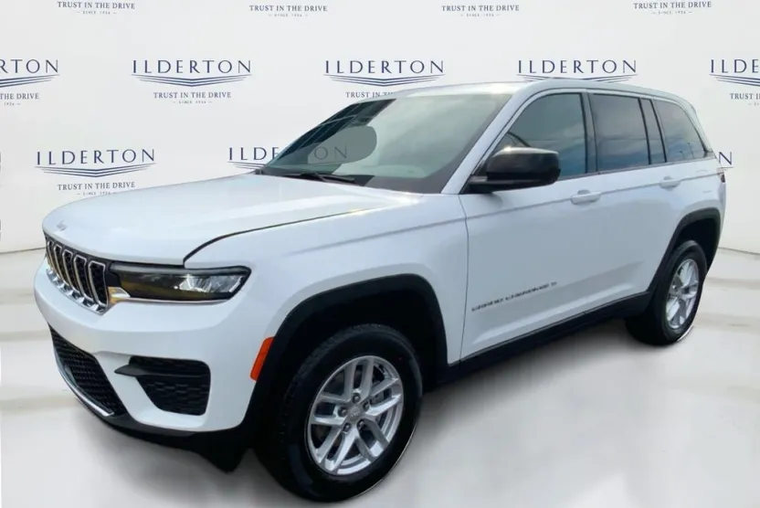 2025 Jeep Grand Cherokee Laredo photo 1