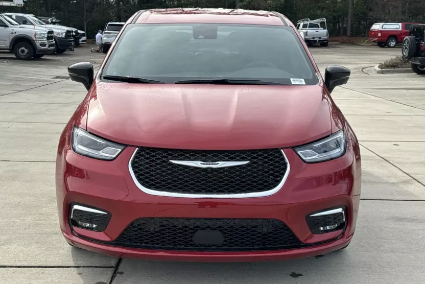2025 Chrysler Pacifica photo 1