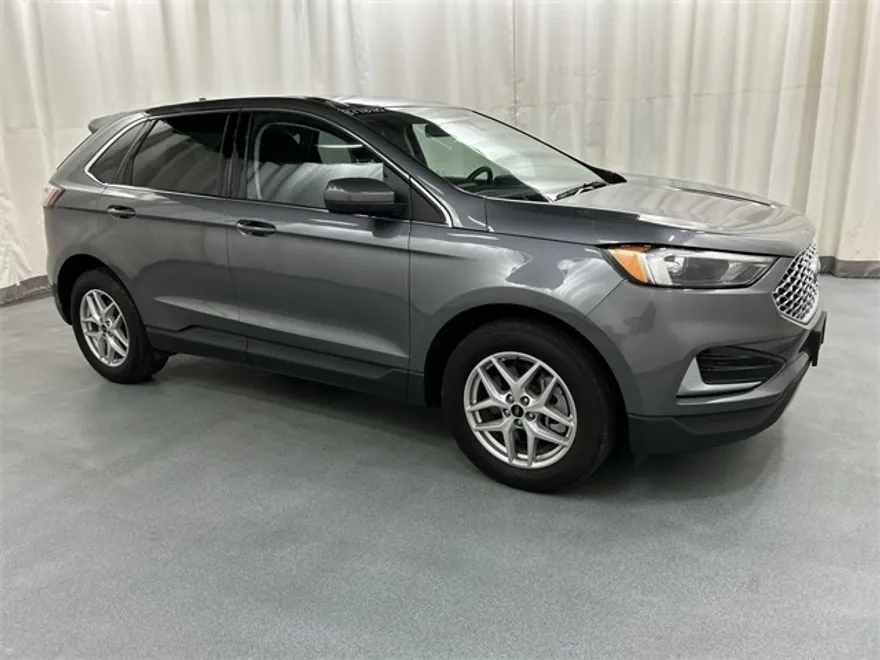 2024 Ford Edge SEL photo 1