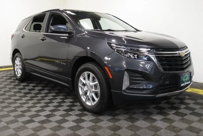 2022 Chevrolet Equinox LT photo 1