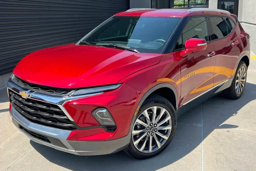 2025 Chevrolet Blazer Premier photo 1