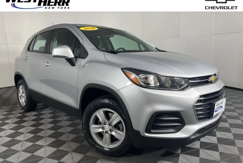 2020 Chevrolet Trax LS photo 1