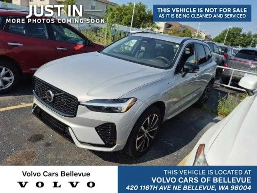 2023 Volvo XC60 Recharge Hybrid Plus photo 1