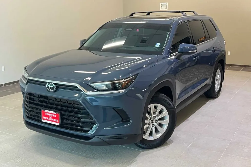 2024 Toyota Grand Highlander XLE photo 1