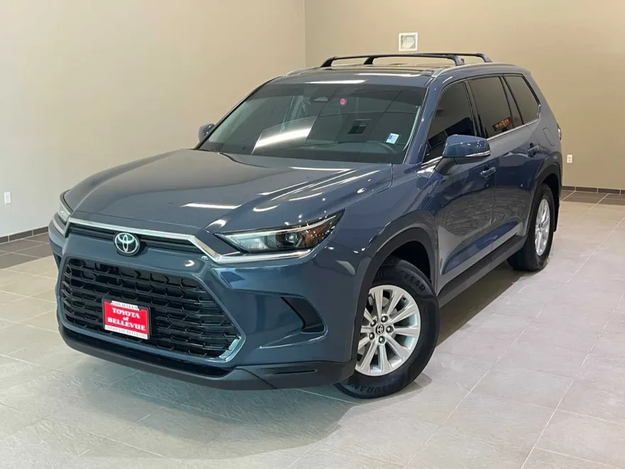 2024 Toyota Grand Highlander XLE photo 1