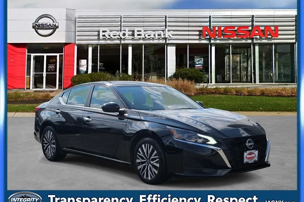 2023 Nissan Altima 2.5 SV photo 1