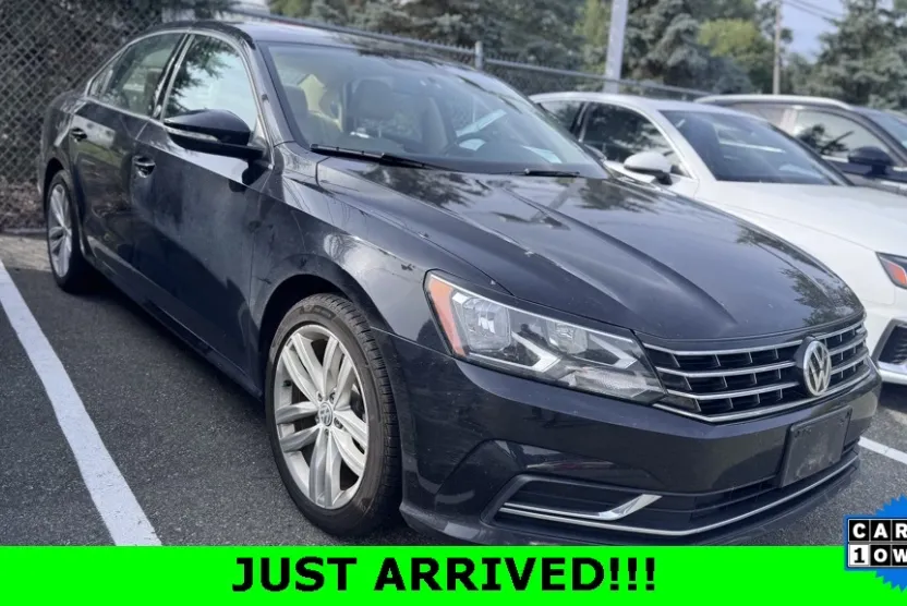 2019 Volkswagen Passat 2.0T Wolfsburg Edition photo 1