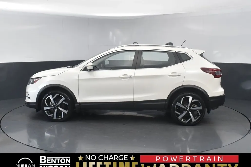 2022 Nissan Rogue Sport SL photo 1