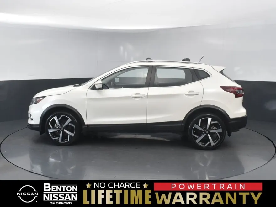 2022 Nissan Rogue Sport SL photo 1