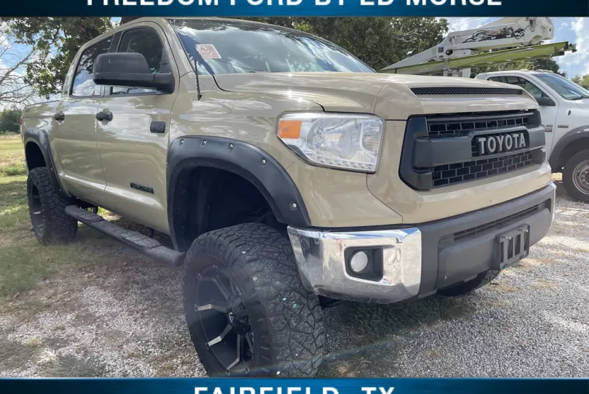 2017 Toyota Tundra SR5 photo 1