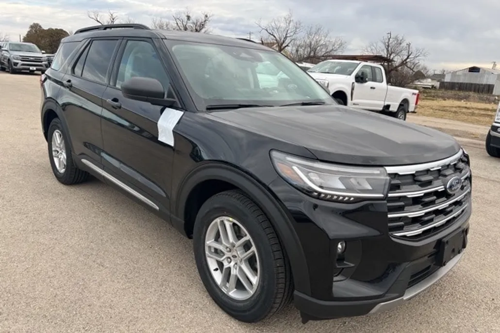 2025 Ford Explorer photo 1