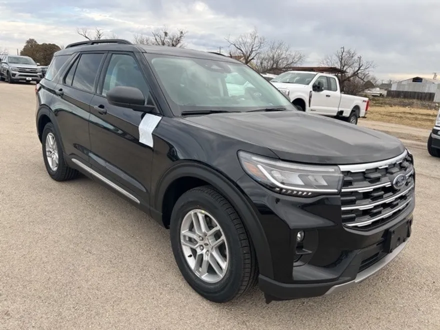 2025 Ford Explorer photo 1