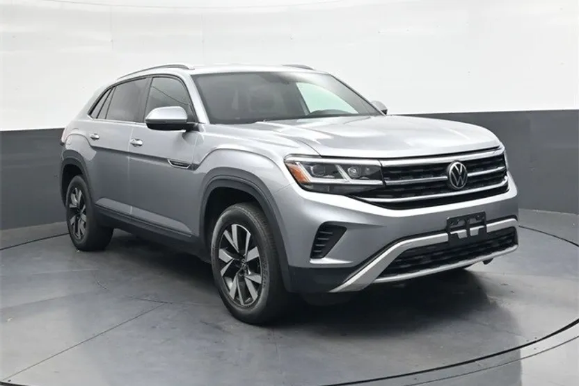2022 Volkswagen Atlas Cross Sport SE photo 1