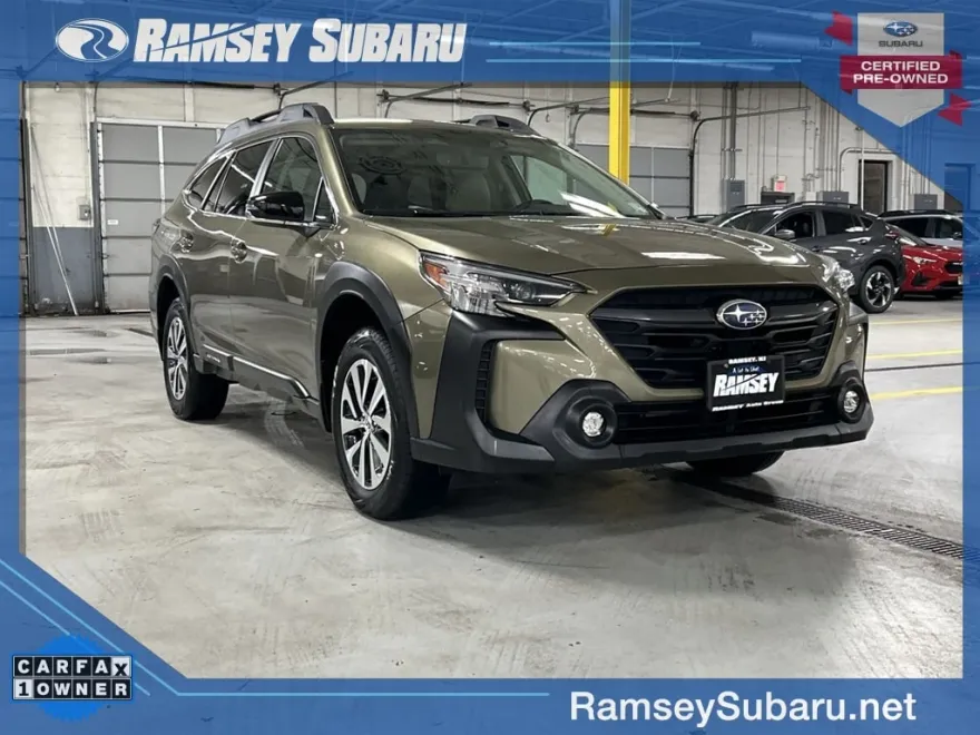 2023 Subaru Outback Premium photo 1