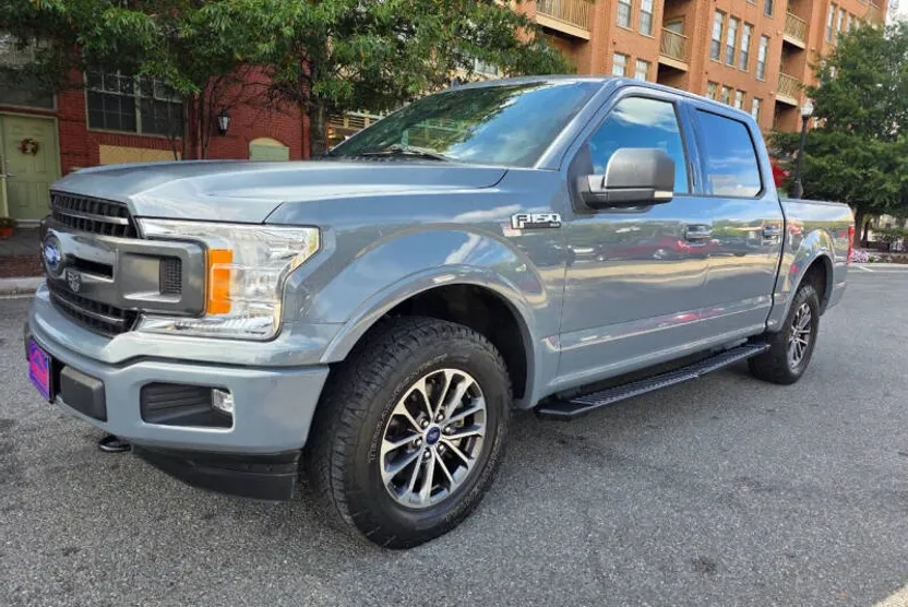 2019 Ford F-150 XLT photo 1