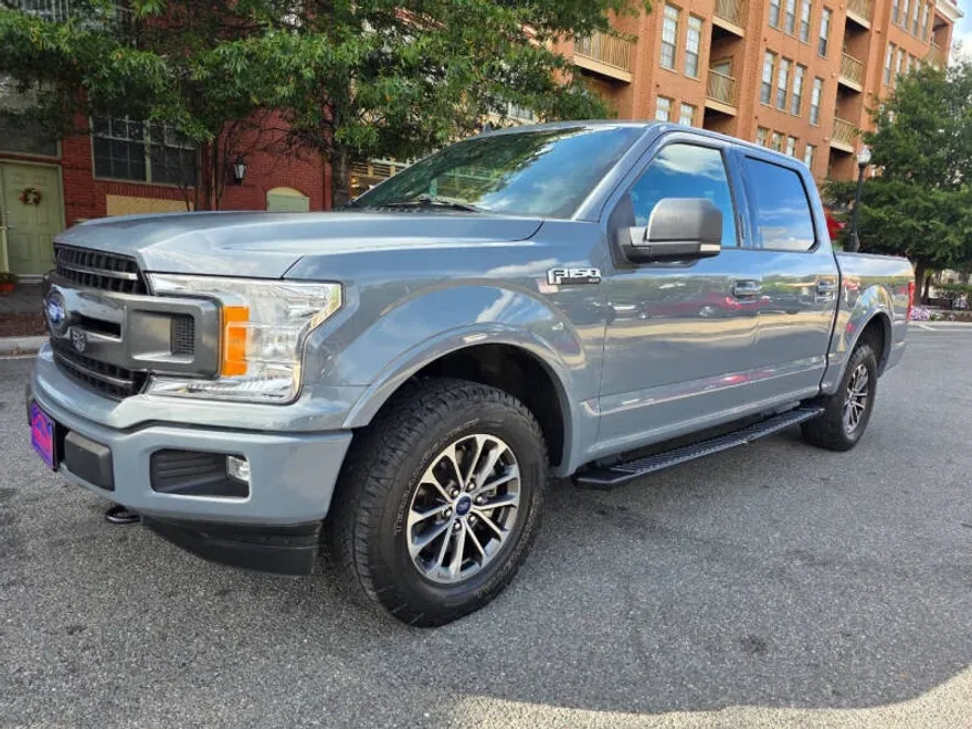 2019 Ford F-150 XLT photo 1