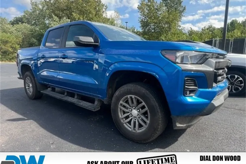 2023 Chevrolet Colorado LT photo 1