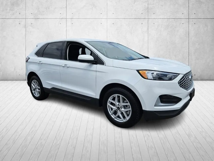 2024 Ford Edge SEL photo 1