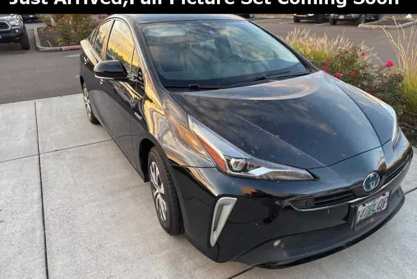 2019 Toyota Prius XLE AWD-e photo 1