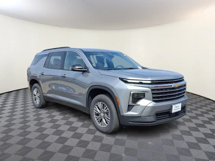 2025 Chevrolet Traverse photo 1