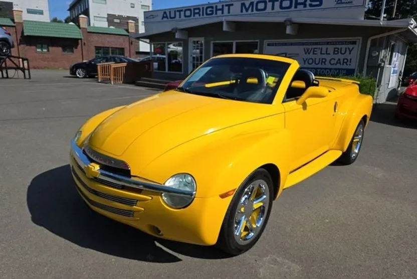 2005 Chevrolet SSR Base photo 1