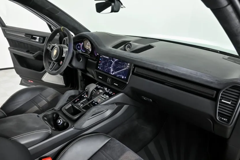 2022 Porsche Cayenne Coupe Turbo GT photo 1