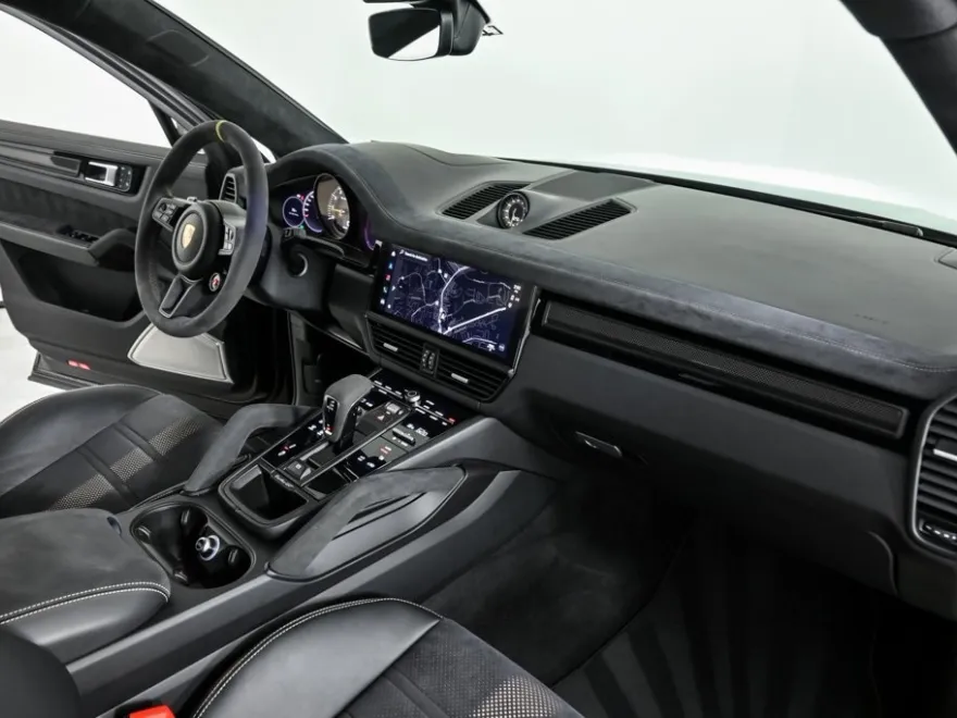 2022 Porsche Cayenne Coupe Turbo GT photo 1