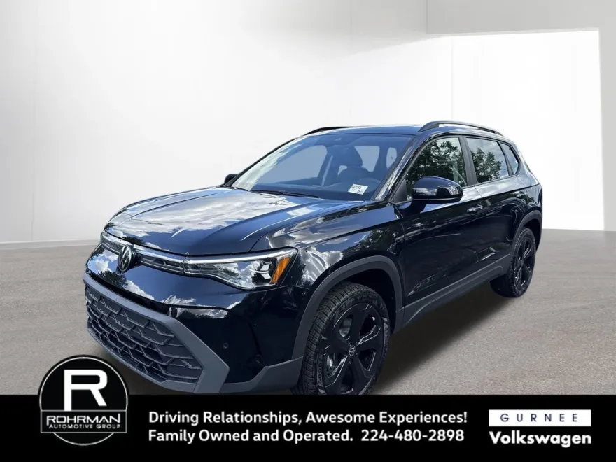 2025 Volkswagen Taos SE photo 1