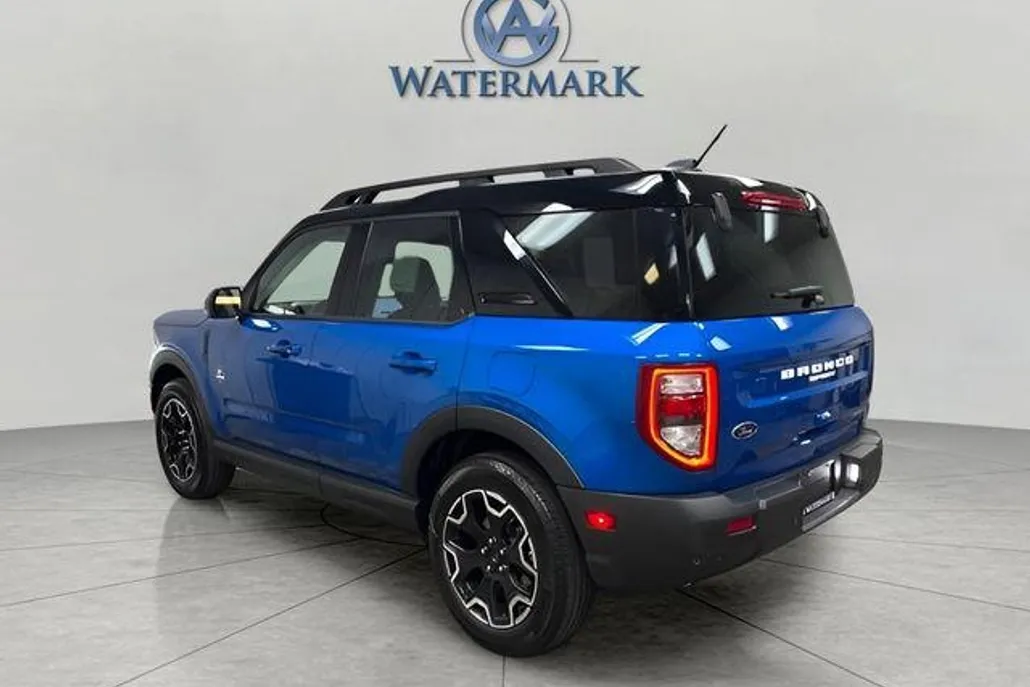 2025 Ford Bronco Sport Outer Banks photo 1
