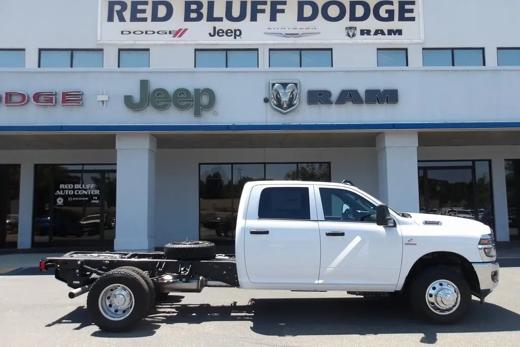 2025 Ram 3500 Tradesman photo 1