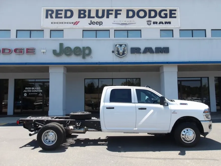 2025 Ram 3500 Tradesman photo 1
